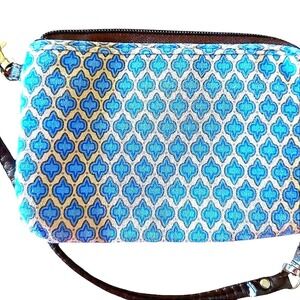 Thirty One Wallet Clutch Blue Pattern Zip Around Small Purse‎